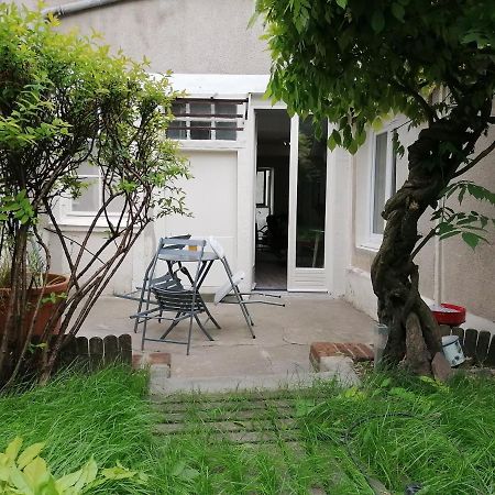 Petit studio hypercentre d'Orléans avec jardin Exterior foto