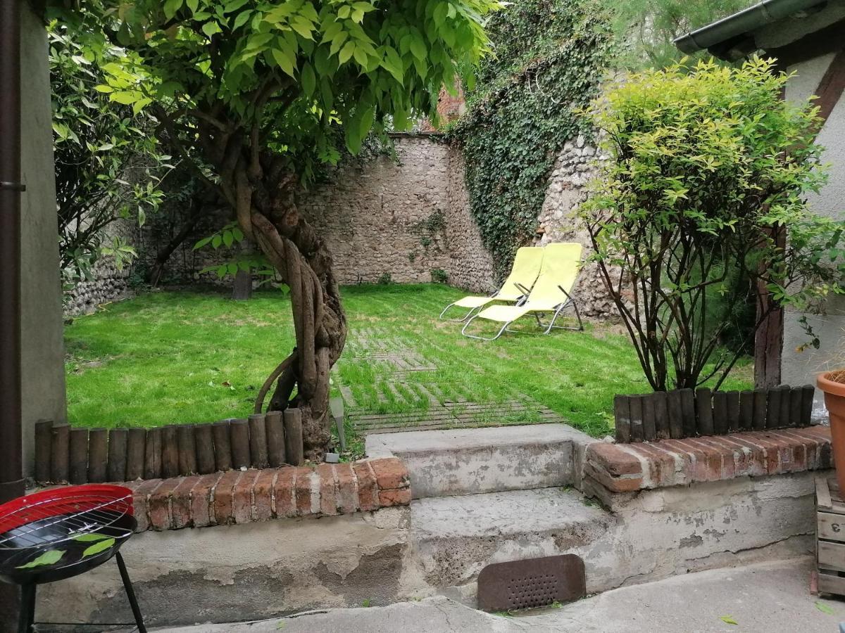 Petit studio hypercentre d'Orléans avec jardin Exterior foto