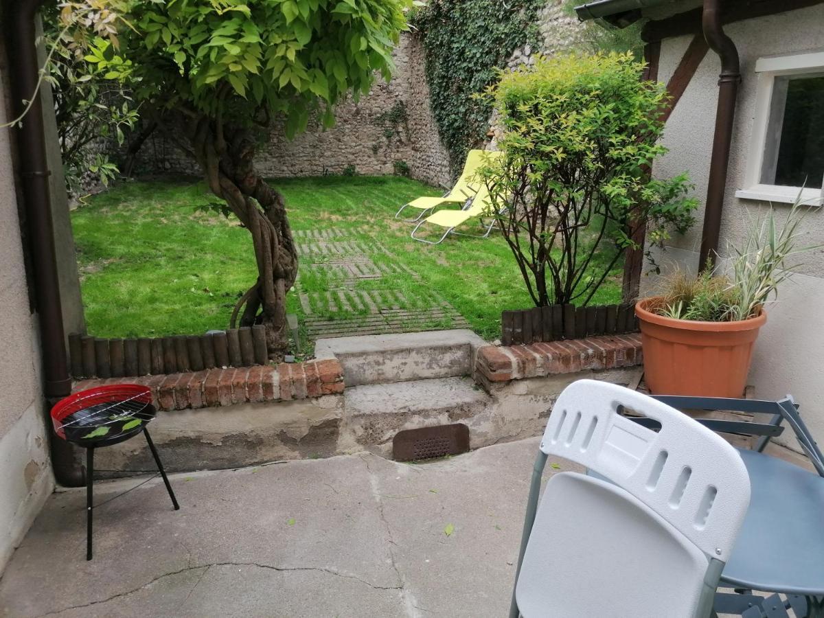 Petit studio hypercentre d'Orléans avec jardin Exterior foto
